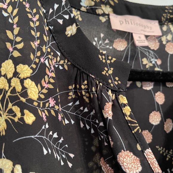 Philosophy Blouse Black Floral in a size Small - Picture 2 of 5